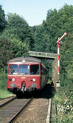 515 616-1unter der famosen Fotobrücke im Angerbachtal