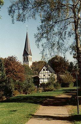 Der Dorfanger in Gruiten Dorf mit "Haus am Quall"