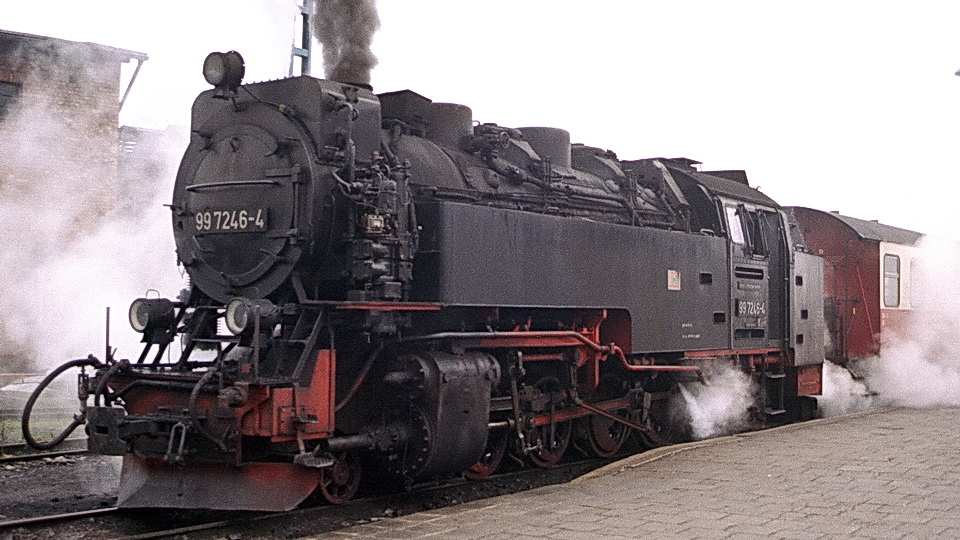 99 7246 wartet auf Abfahrt, Gernrode 24.1.97