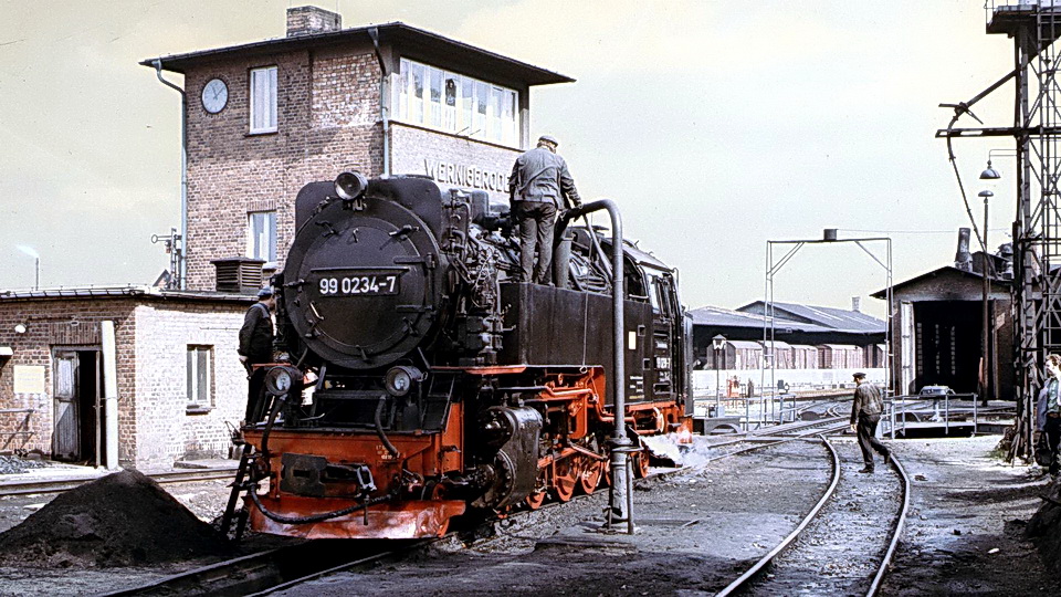 Ölgefeuerte 99.7 beim Wassernehmen. 23.9.77