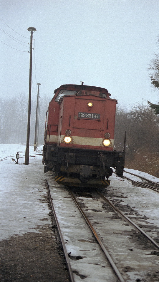 HSB Kamel 199 861-6 trifft am 25.1.97 in Hasselfelde ein