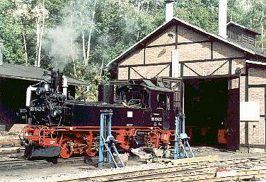 Lok 99 1542-2 vorm Schuppen in Jöhstadt